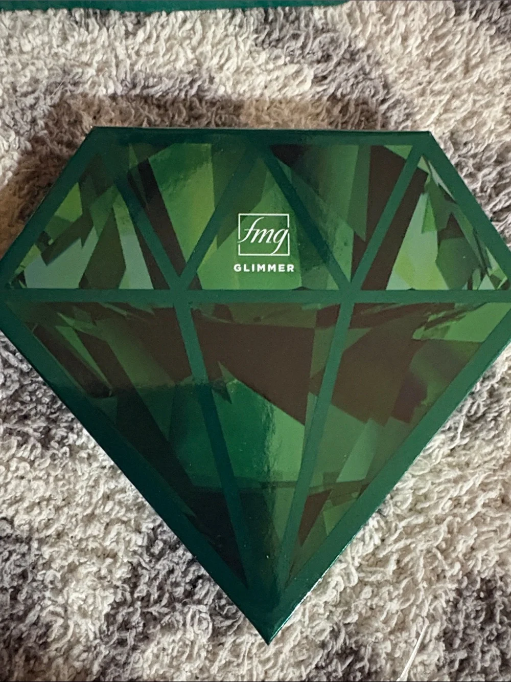 Avon Glimmer Diamond Eyeshadow Palette in Emerald Green Jewel Case